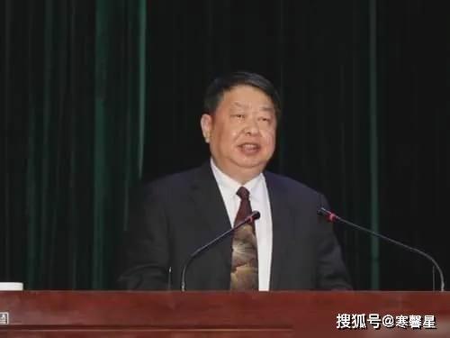 63岁董事长爆料新闻,企业辉煌背后的不为人知故事 第2张 63岁董事长爆料新闻,企业辉煌背后的不为人知故事 第2张